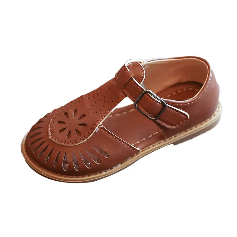 Girls Sandals 2023 New Children's Hollow Soft Sole Shoes Carved Fashion Princess Shoes Beach Shoes Hot Cut-outs Princess